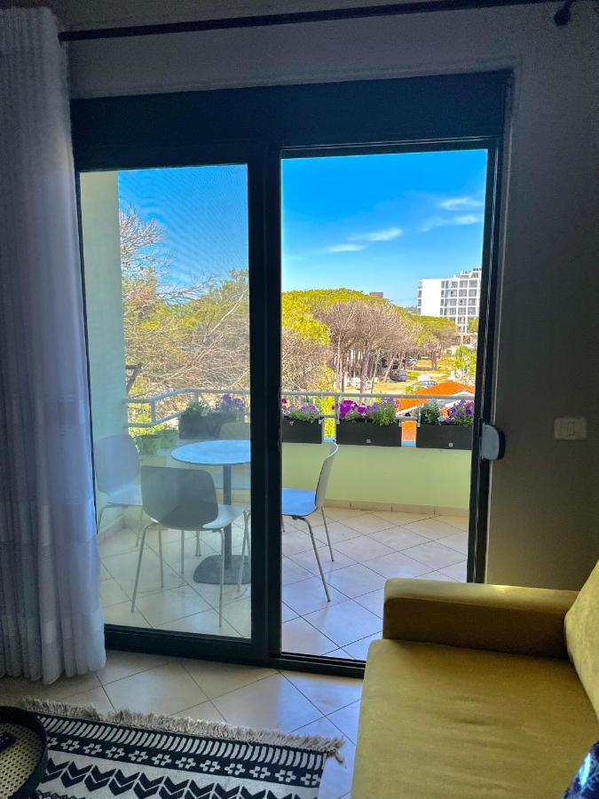 Cheerful 2-Bedroom Apartment In Golem Голем Екстериор снимка